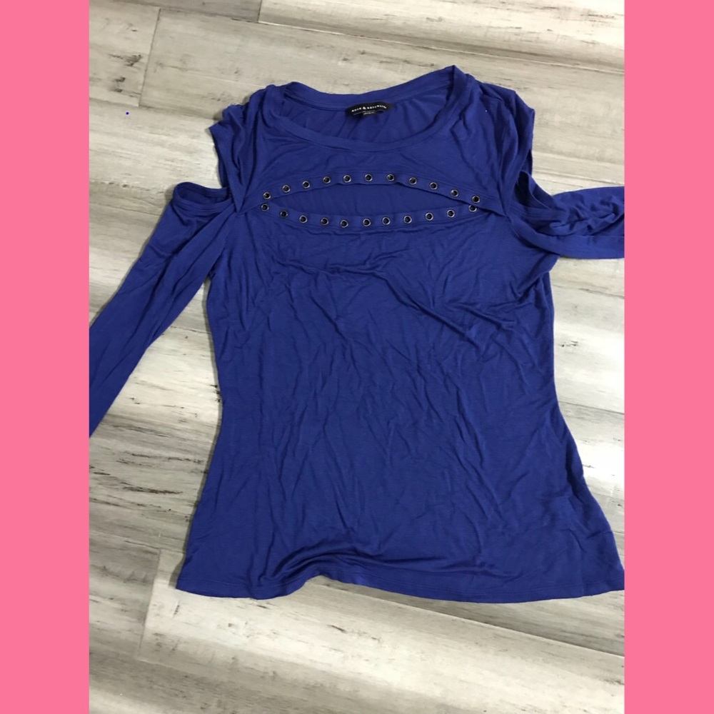 Cold shoulder long sleeve